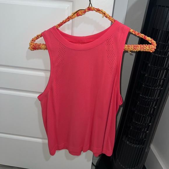 Lululemon Train To Be Tank - Picture 2 of 3